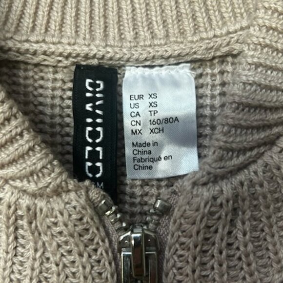 NWOT Divided Taupe Ribbed Crew Neck Zip Front Knitted Cardigan With Pockets - Picture 3 of 9
